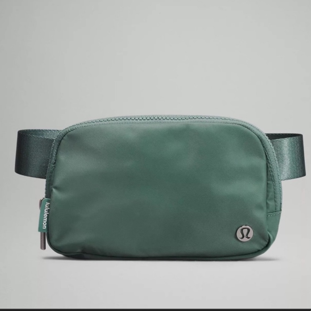 NWT Lululemon Everywhere Belt Bag in Tidewater Teal